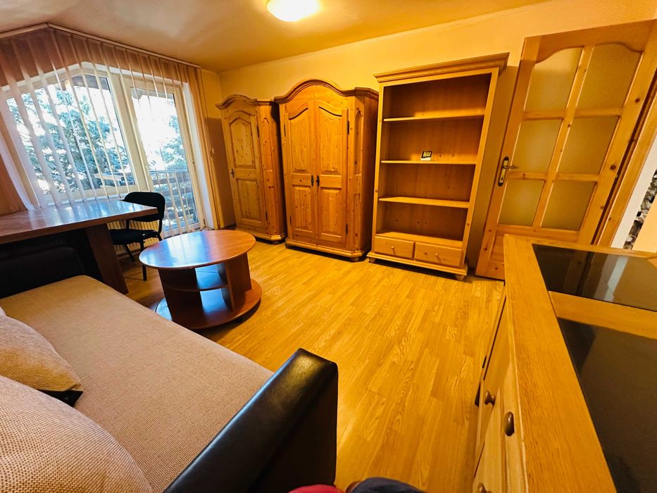 Inchiriez in Sebes- central-apart. 2 camere +living/bucatarie 6/5m
