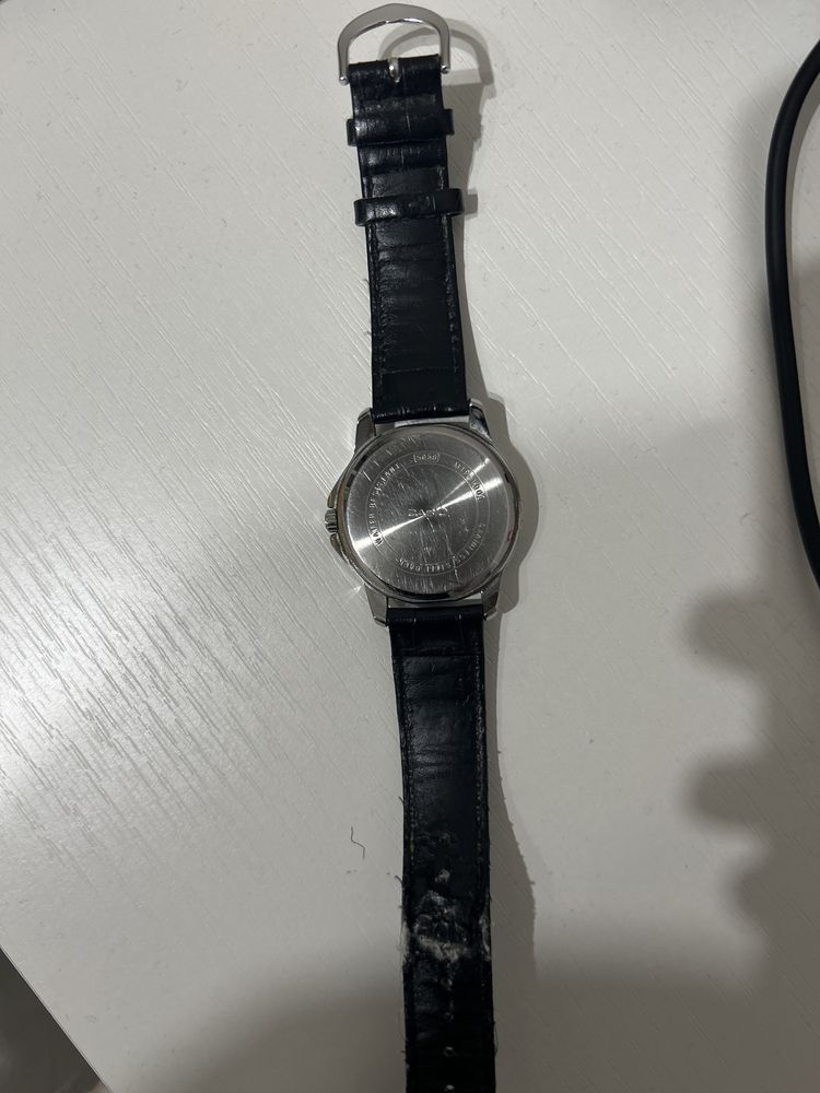 Часы casio.