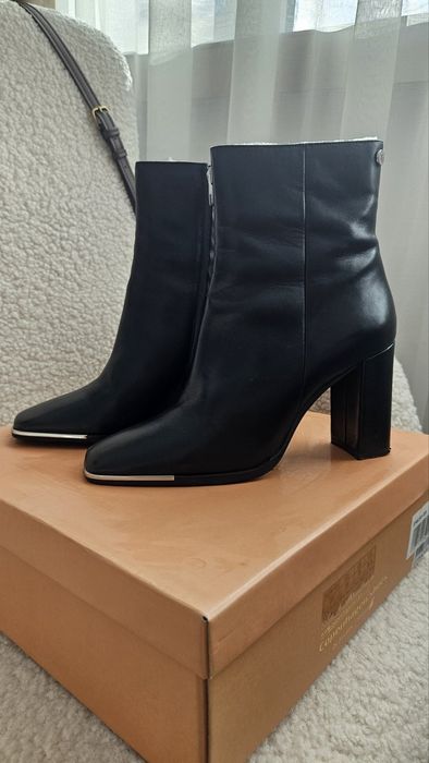 Боти от естествена кожа