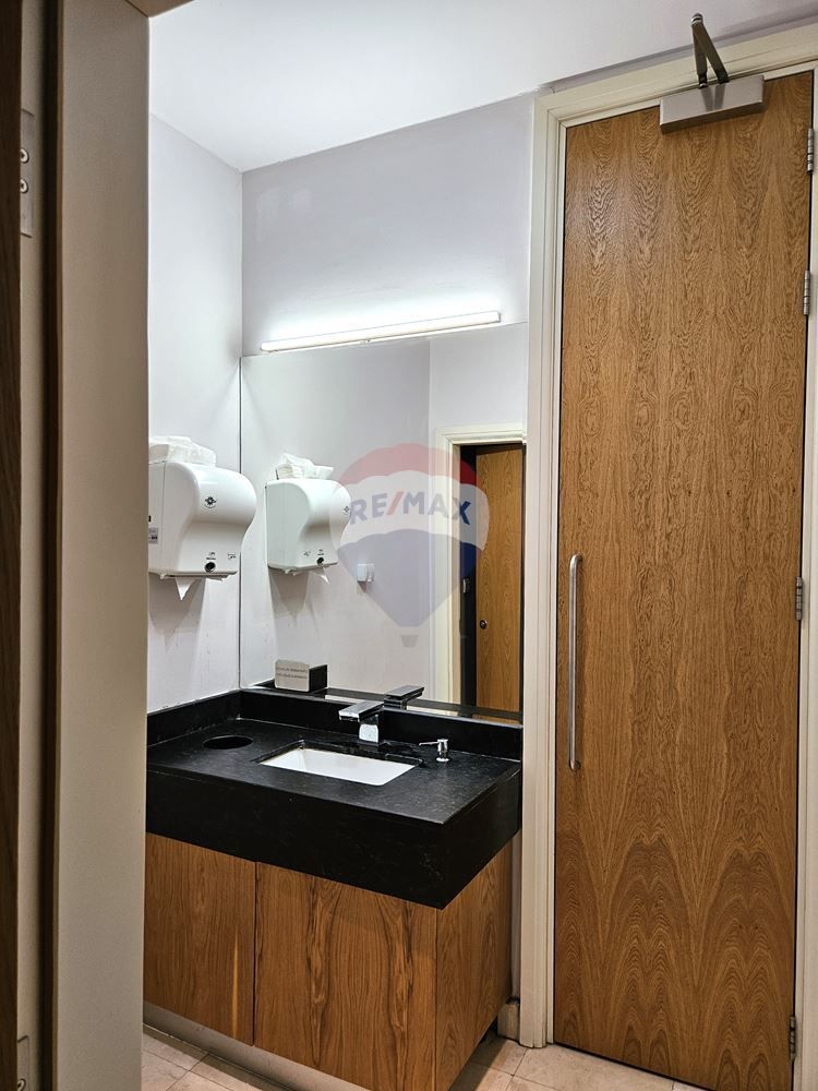 Дава се под наем Офис в Варна, Младост 1 - 100 кв.м за 800 € - Снимка #11