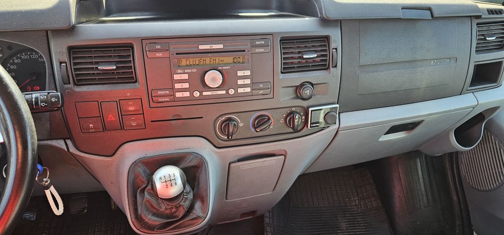 Ford Transit 2009  transport persoane 8+1 plus rampă handicap