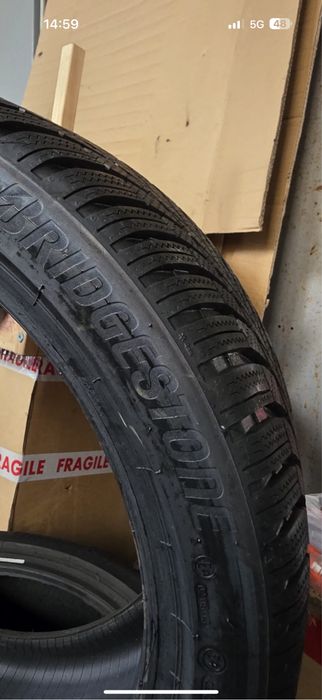 2 Anvelope Bridgestone Noi 255/40/19 Dot 37/2024