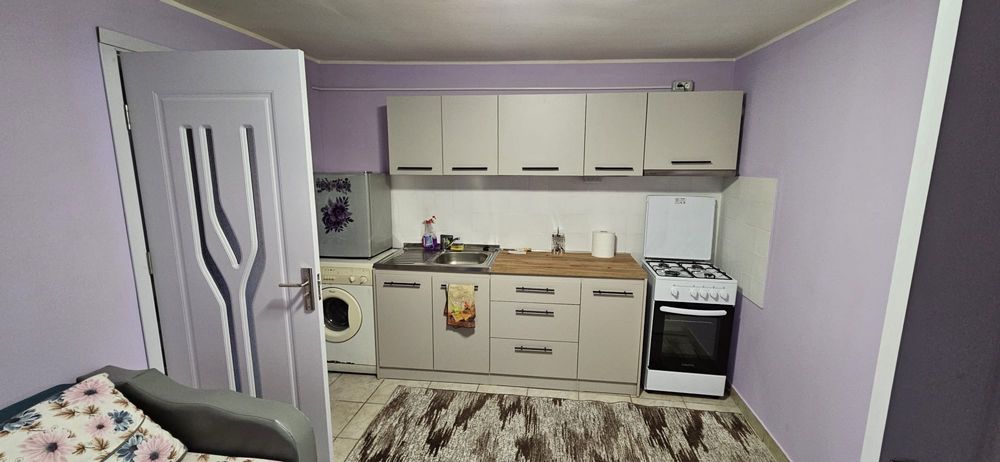 Apartament 2 cam de inchiriat - Radauti (la curte)