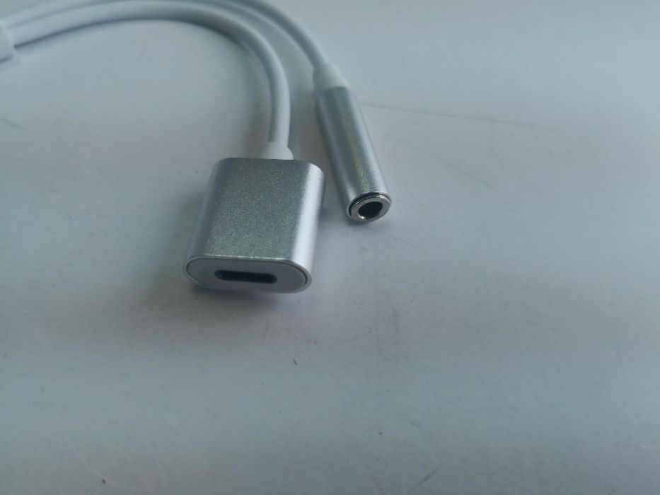 Adaptor casti jack la iphone 2in1