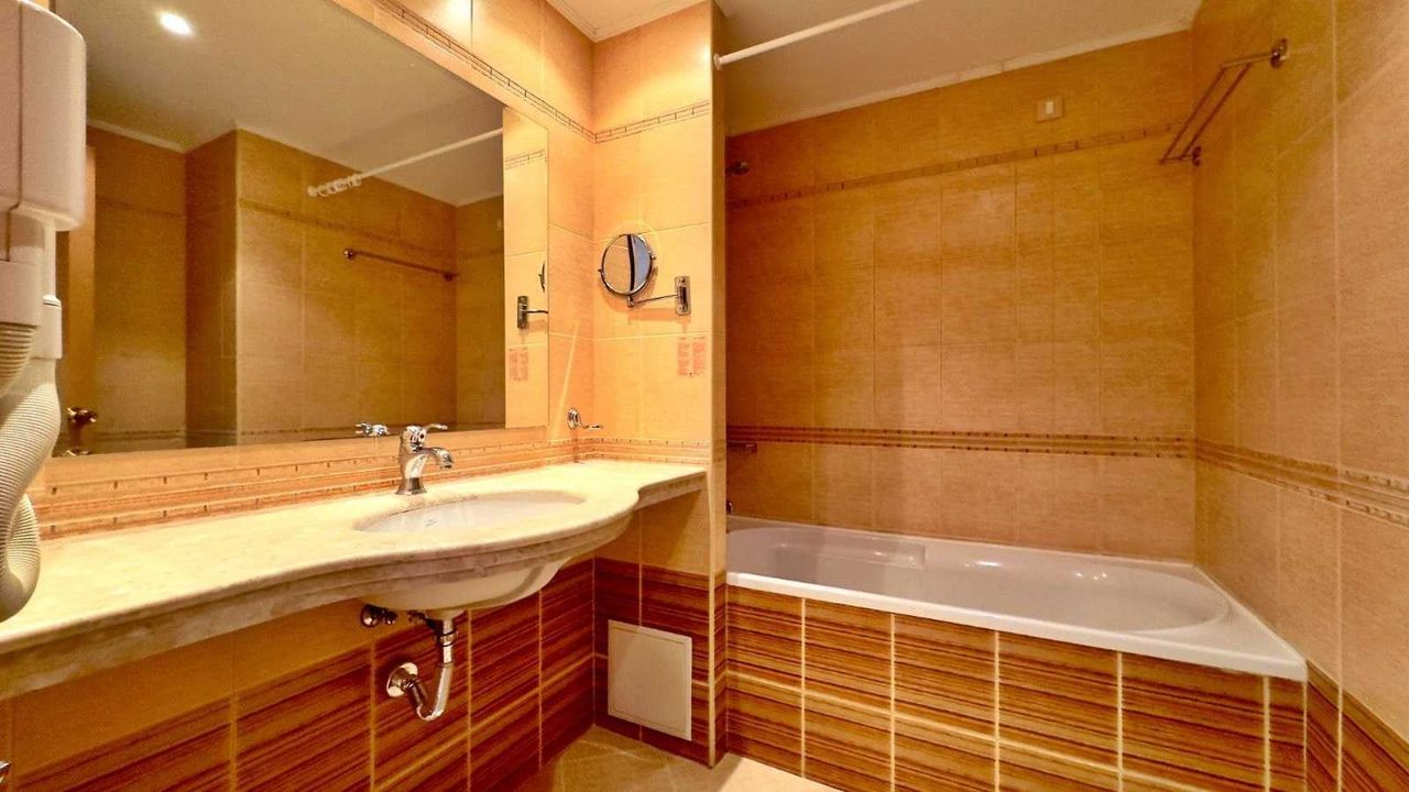 Продава се Двустаен апартамент в к.к. Слънчев бряг - 78 кв.м за 1077 €/кв.м - Снимка #10