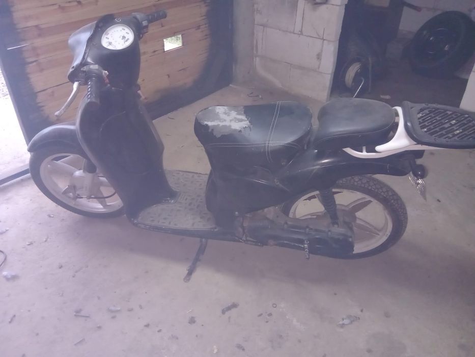 Vând scuter Aprilia