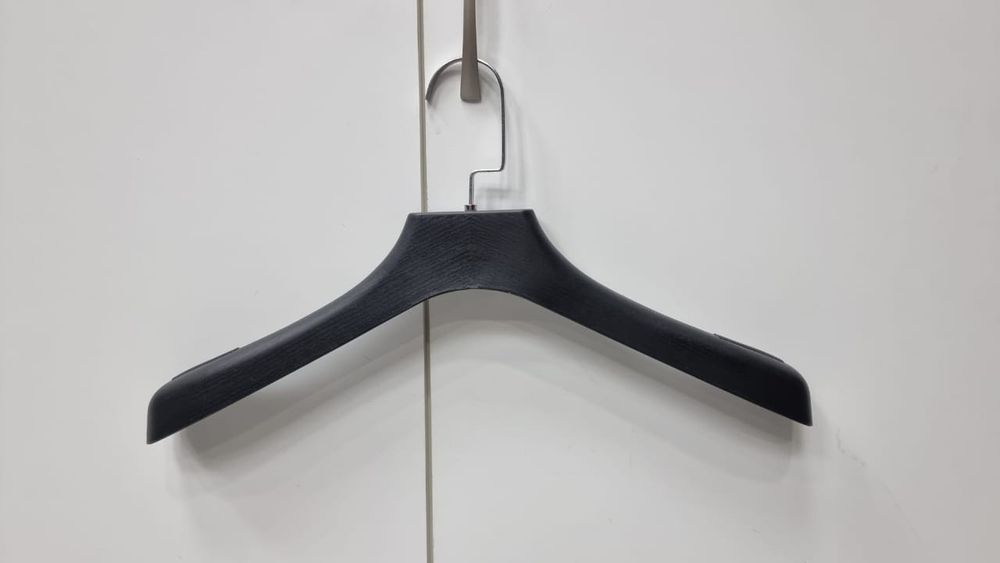 Плечики б/у в хорошем состоянии