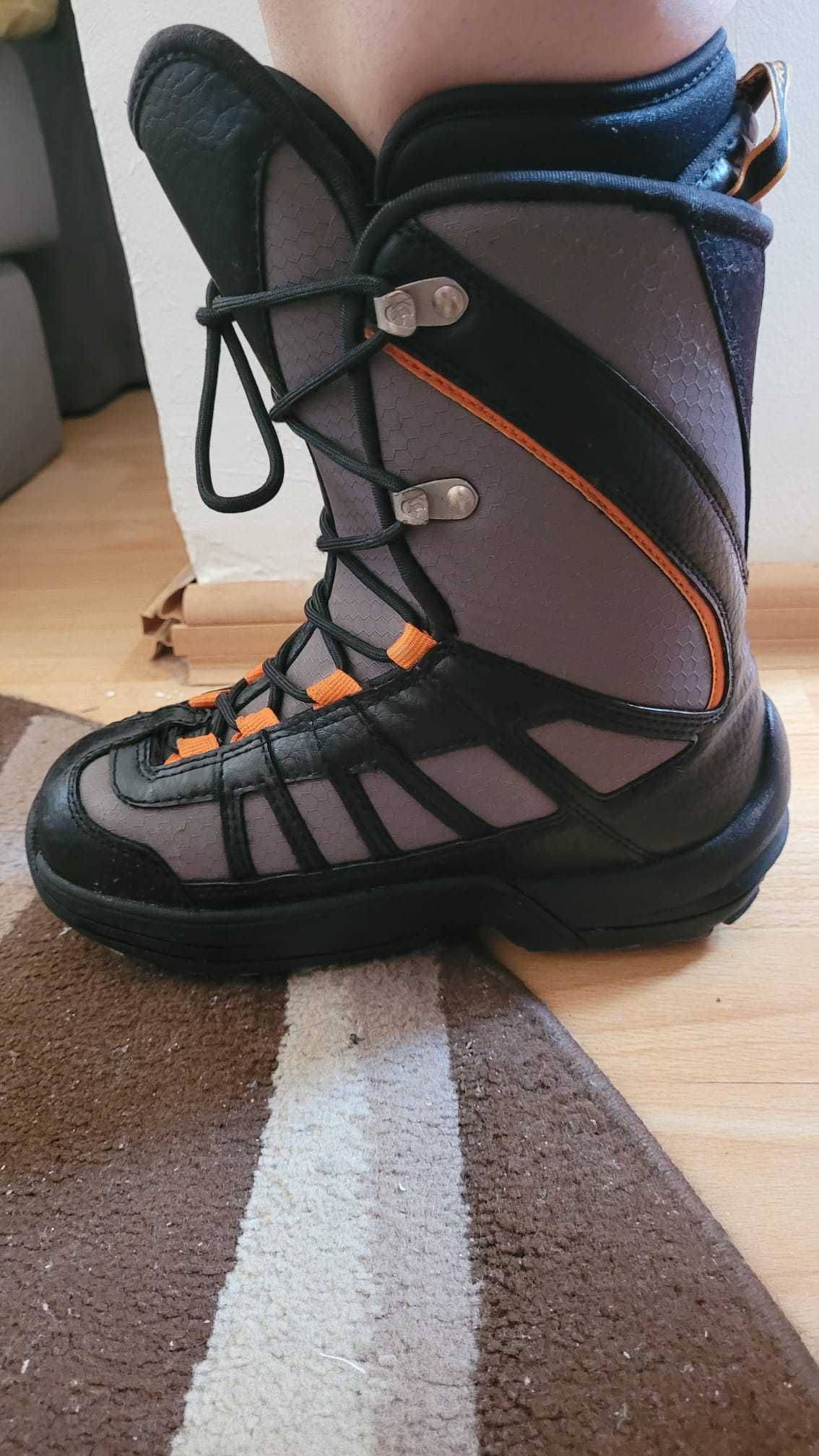 Snowboar Boots 220 cm marimea 34