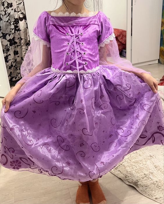 Продам платье новогоднее