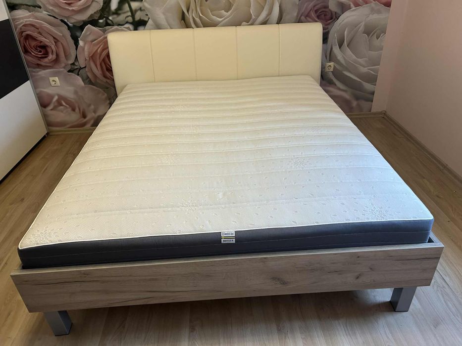 Чисто нова спалня с вслючен матрак