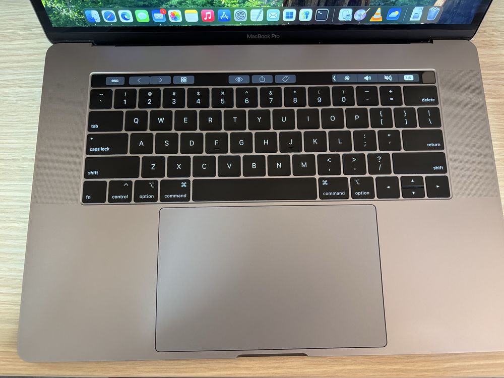 MacBook Pro 15” (2018) – i7, 16GB RAM, 500GB SSD, Radeon Pro 560X