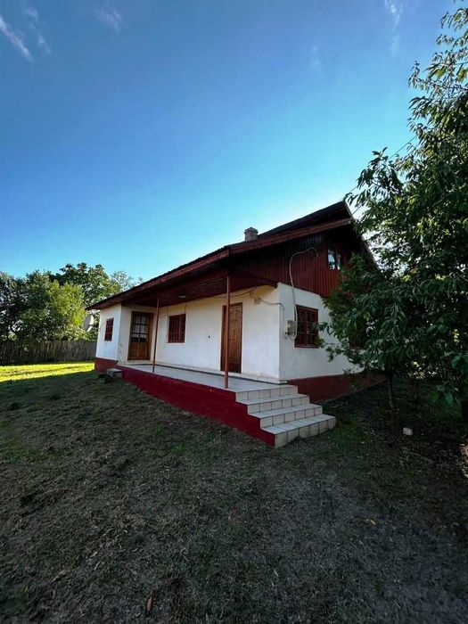 Casă cu teren generos în localitatea Pârscov