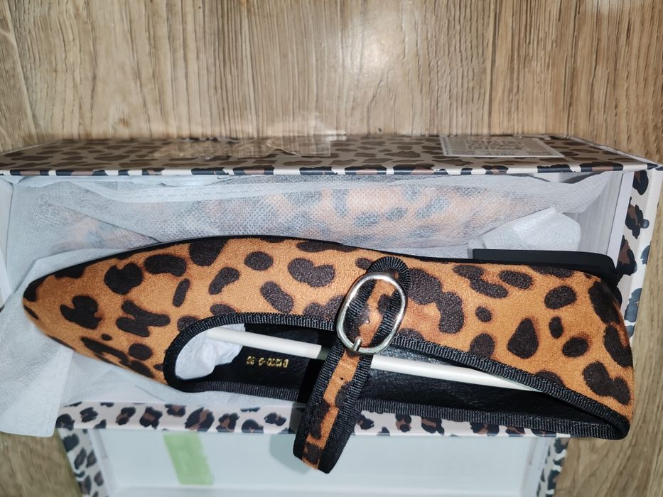 Продам туфли новые размер35