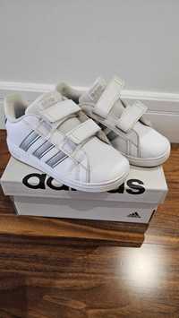 Adidas детские кроссовки размер 26 оригинал