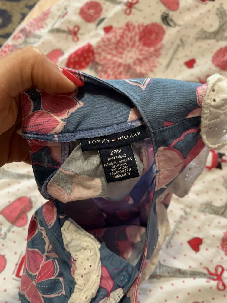 детски комплект TOMMi HILFIGER