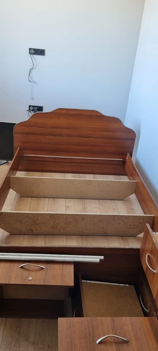 Спальный гарнитур