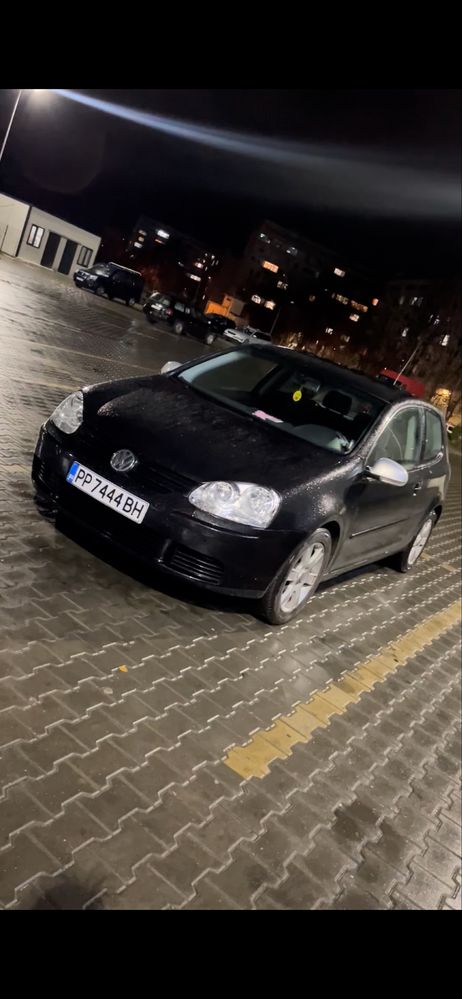 Golf 5  1.6 fsi.