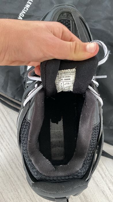 Balenciaga Trackuri alb si negru.