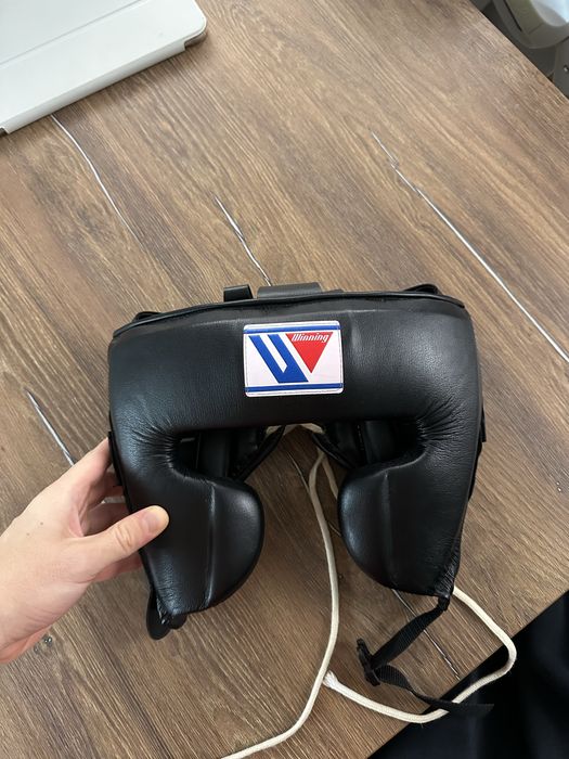 Каска за бокс winning