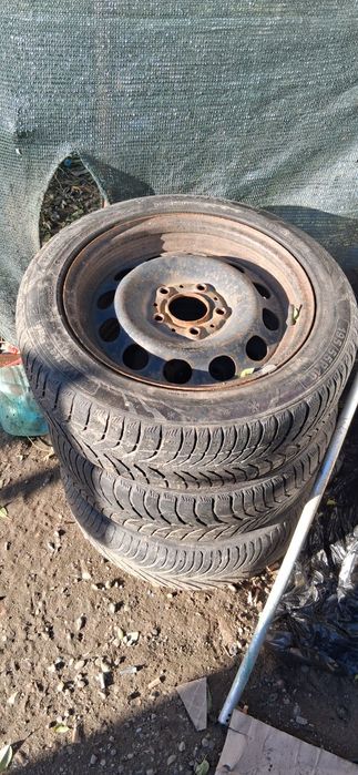 Vand sau schimb un set de jante pe 16 cu tot cu anvelope