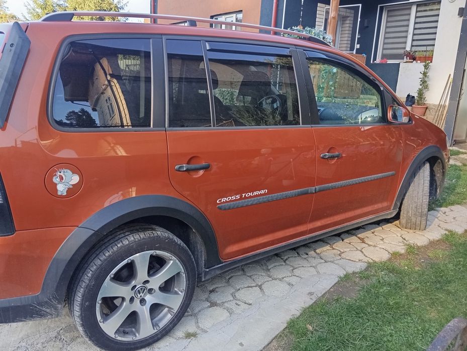 Touran cross impecabil