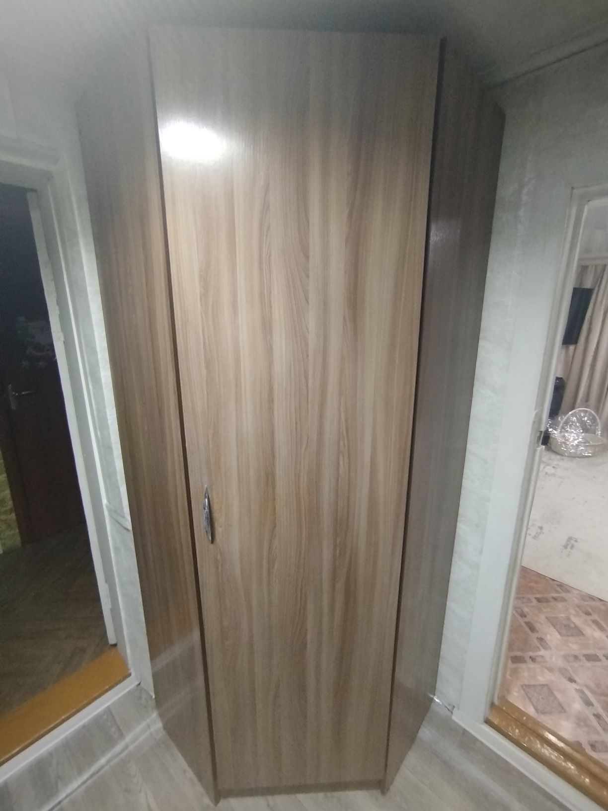 Продается угловой шкаф