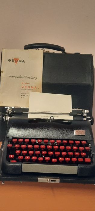 Mașină de scris Groma 1950