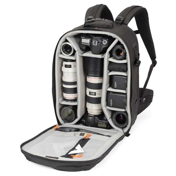 Lowepro Pro Runner 450 AW - удобный и вместительный фото рюкзак