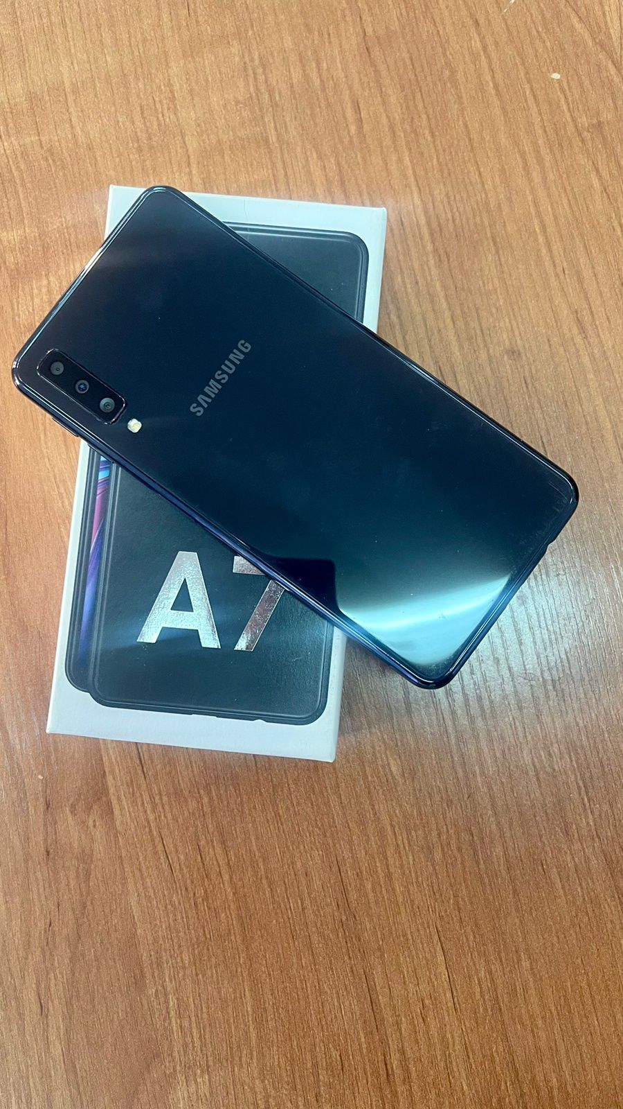 Смартфон Samsung A7, 2018