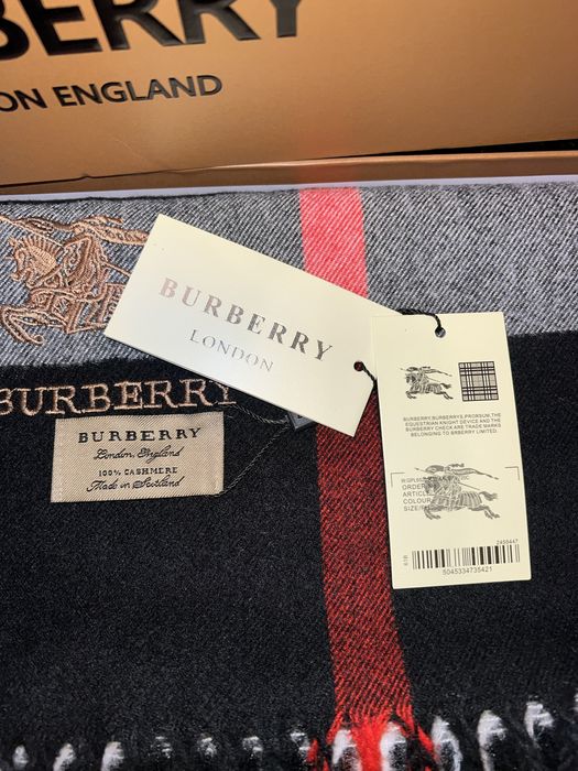 Esarfă / Fular Burberry culoare clasica, nou