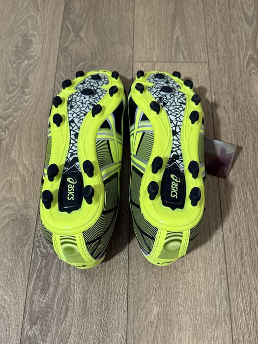 Футболни калеври Asics