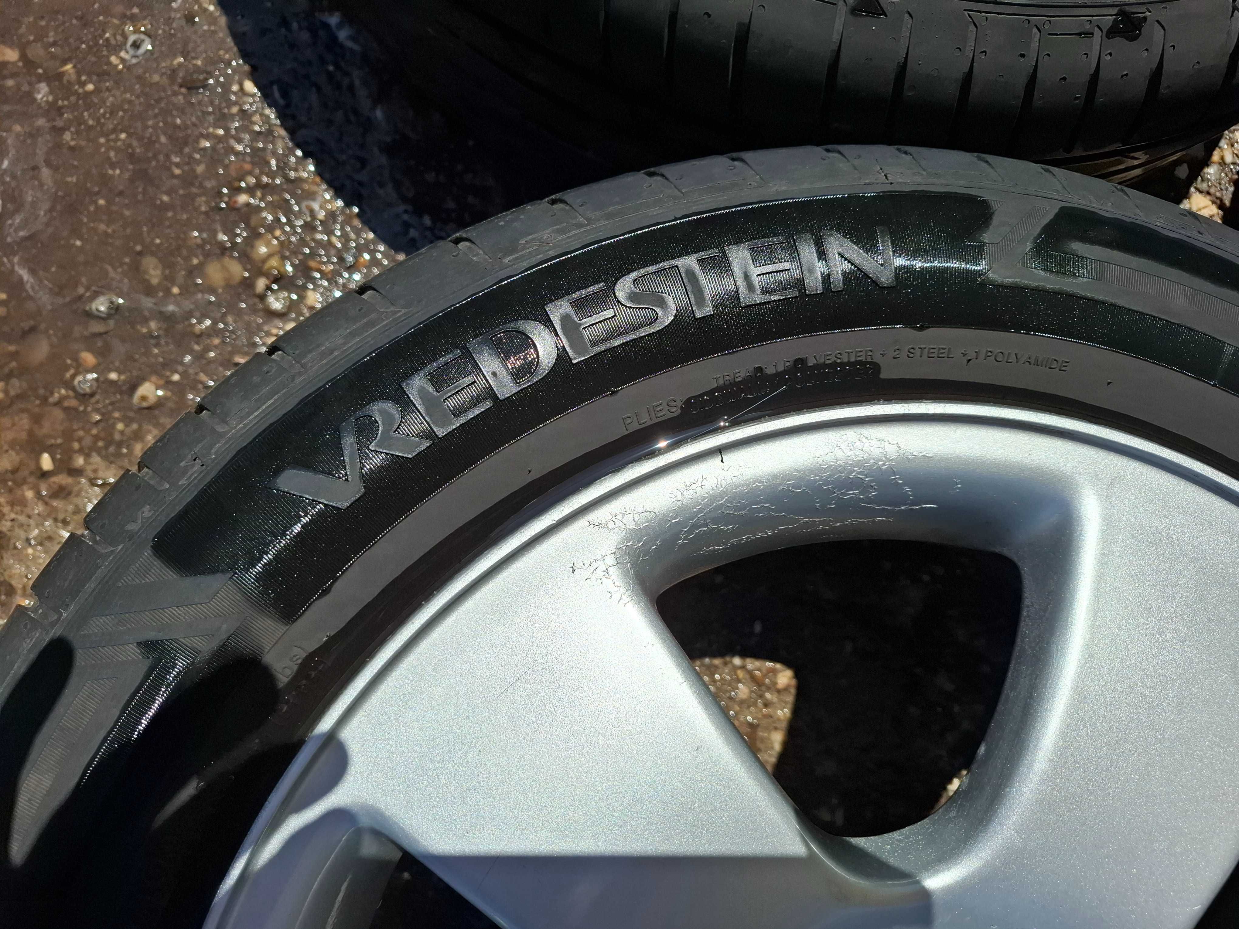 Гуми Vredestein ultrac 205/55/16, 0824 с ориг.джанти за Ауди А3 16"