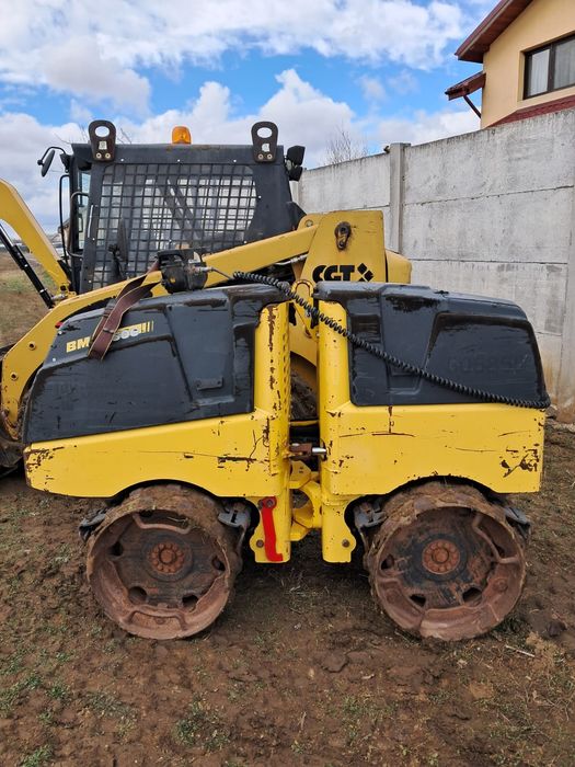 Inchriez cilindru compactor excavatoare incarcator frontal