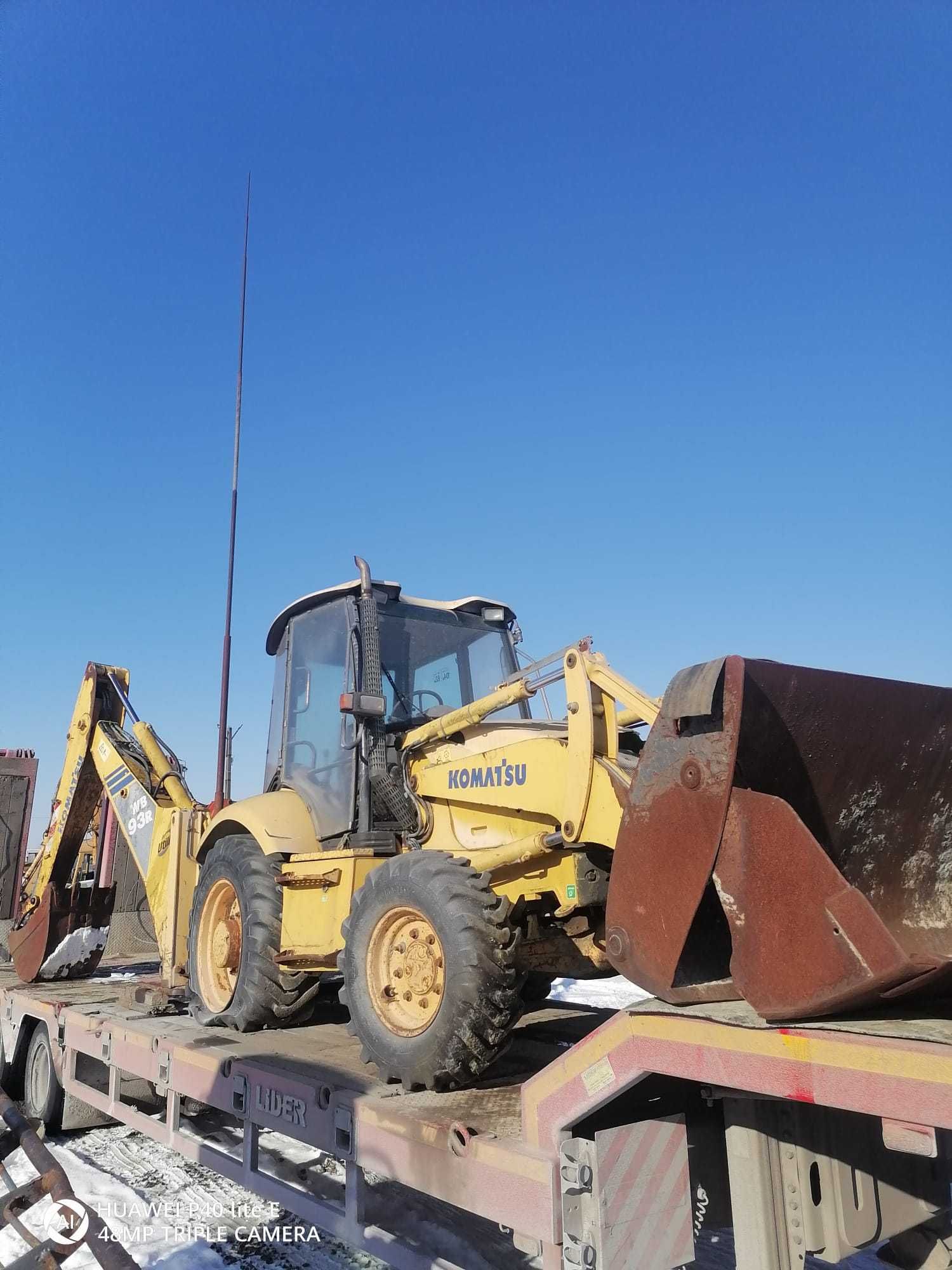 Dezmembrez Buldoexcavator Komatsu WB 93 R