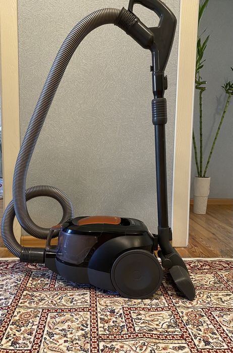 Пылесос LG2000 б/у