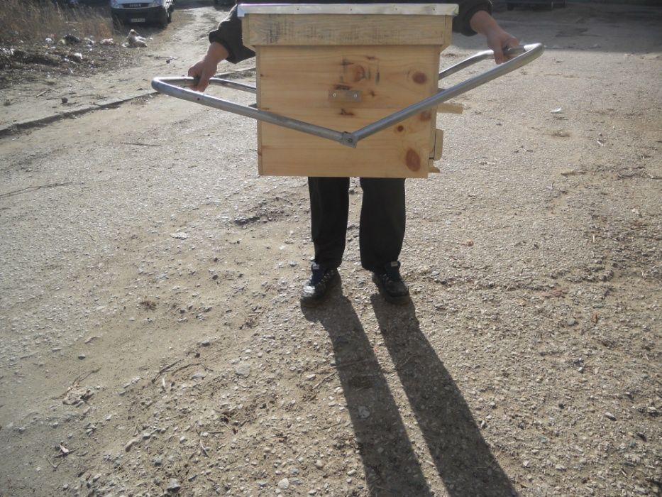 Щипка за носене на кошери