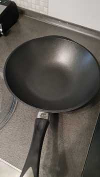 Vând tigaie wok 32cm AMT Gastroguss