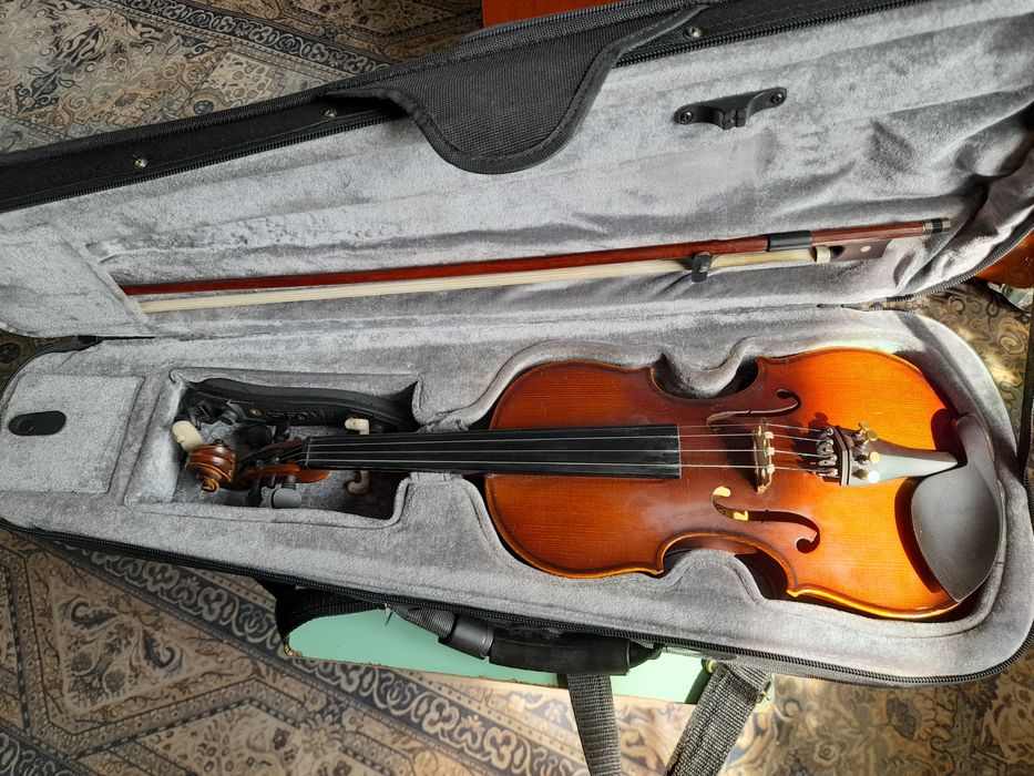 Скрипка 1/4, 1/2.  Цена 30000 тг.