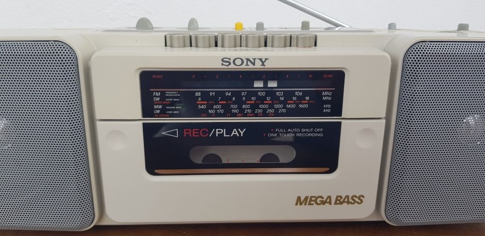 Radio casetofon Sony CFS 208L