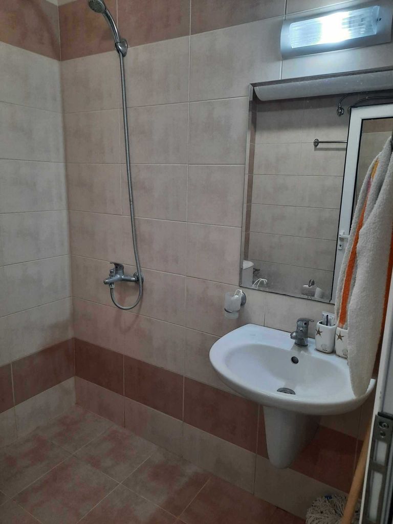 Дава се под наем Едностаен апартамент в Шумен, 5-ти полк - 38 кв.м за 331.5 € - Снимка #7