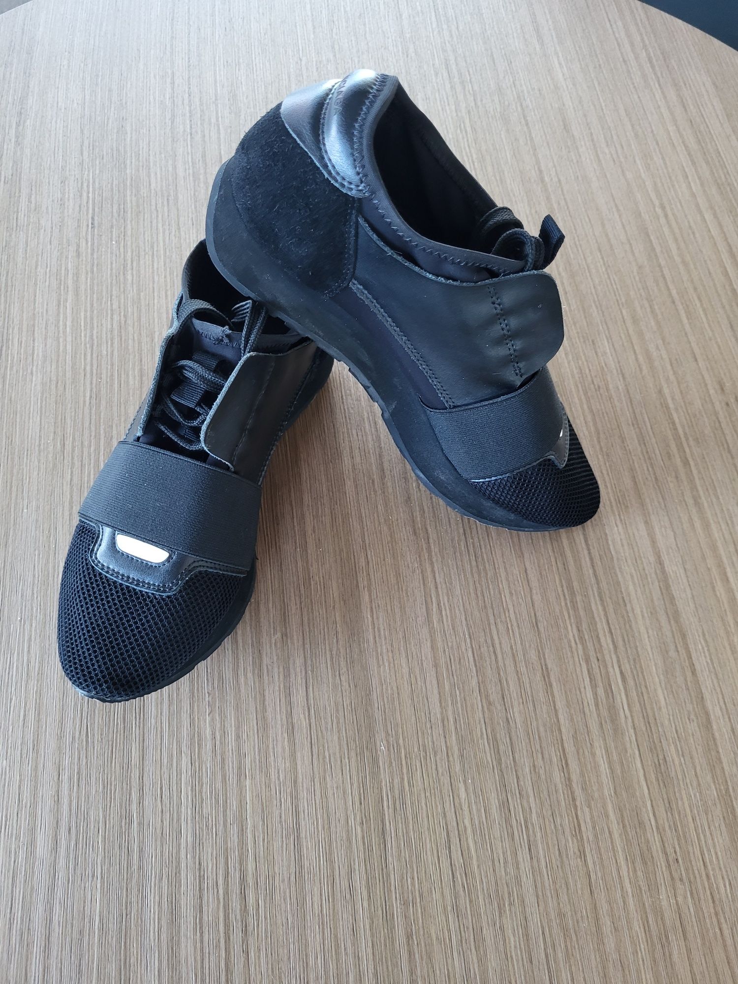 Balenciaga pantofi