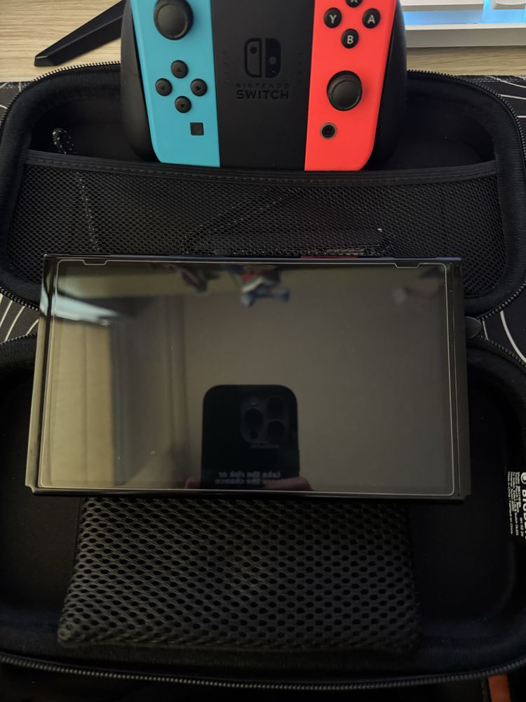Nintendo Switch Oled пълен комплект!