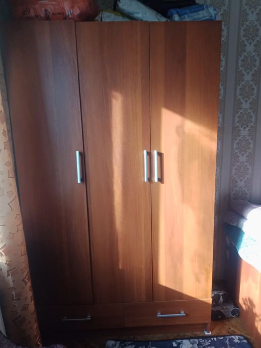 Продам шкаф и двухспальную кровать