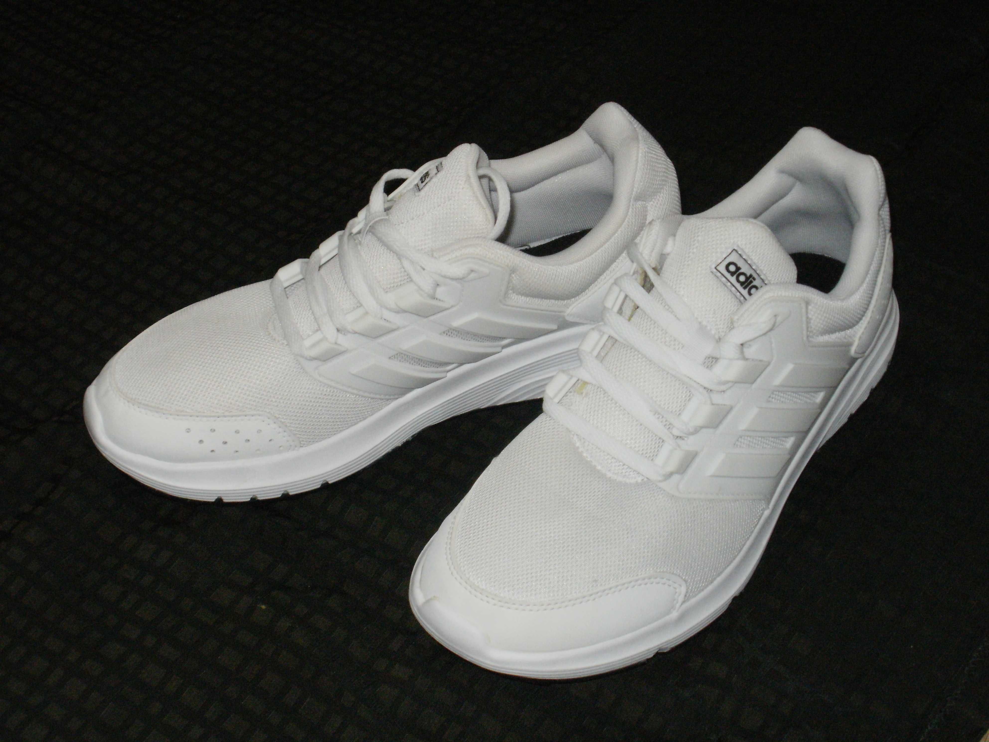 ADIDAS оригинални мъжки маратонки 43,5