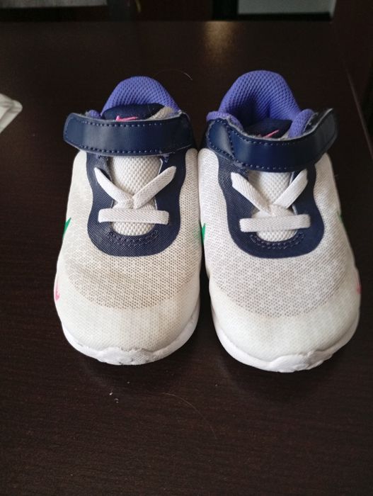 Nike revolution 7  23.5