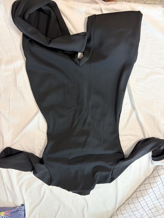 Salopeta inblanita si mulata pe corp