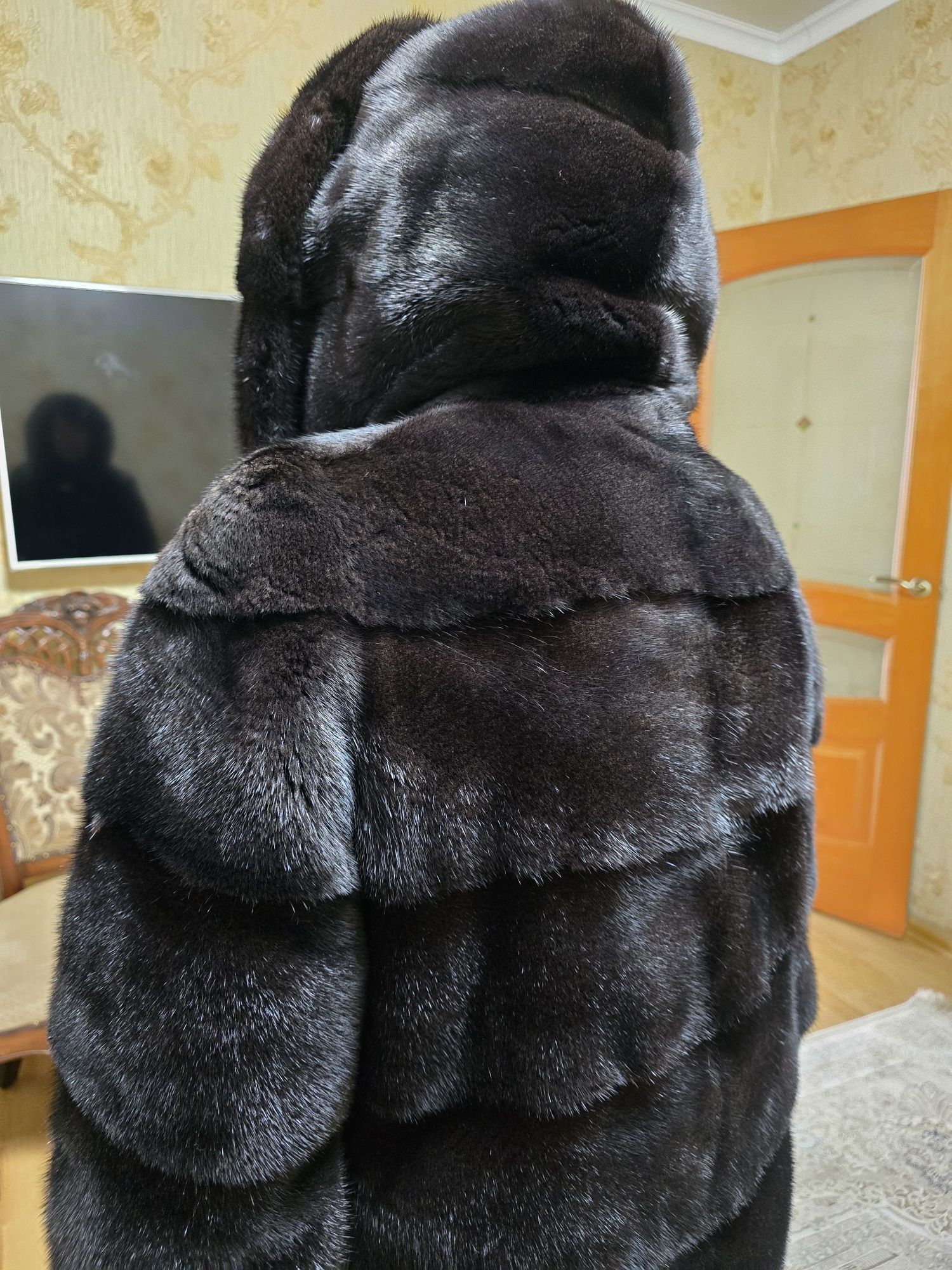 Продам норковую шубу