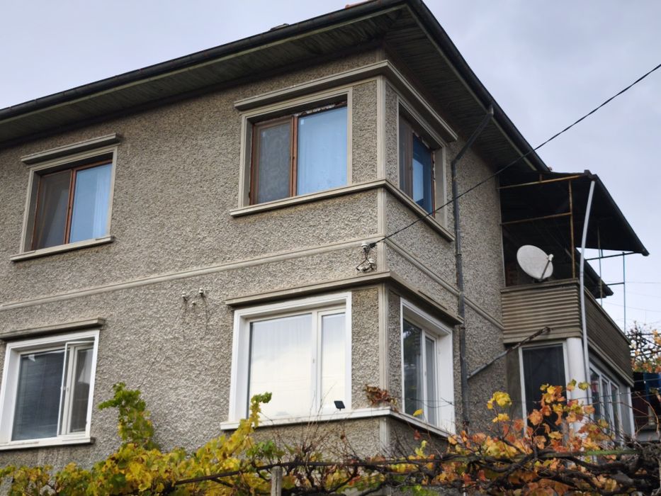 Втори етаж от двуетажна къща от собственик