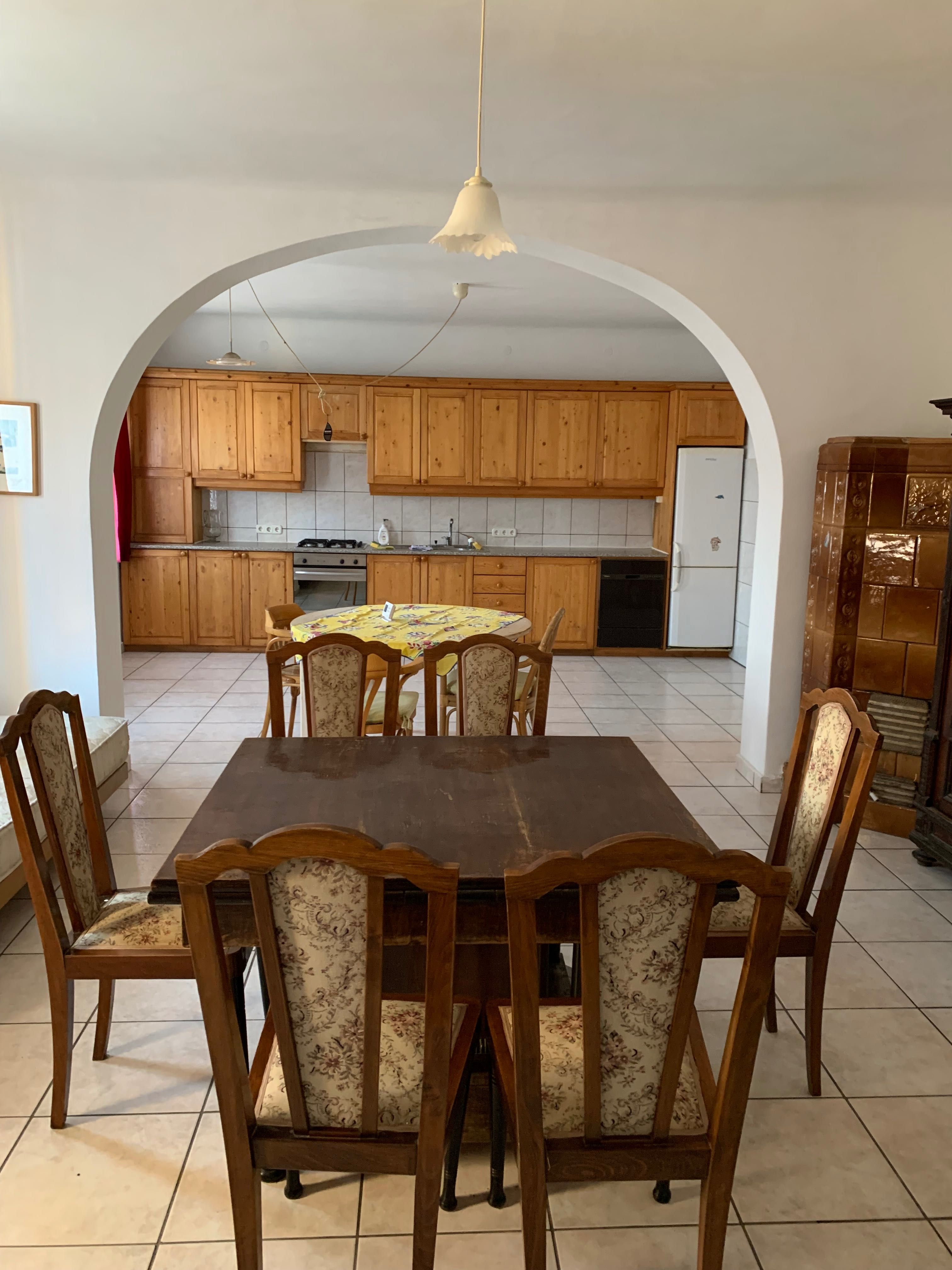 De inchiriat casa in Sibiu, compusa din 2 corpuri de cladire.