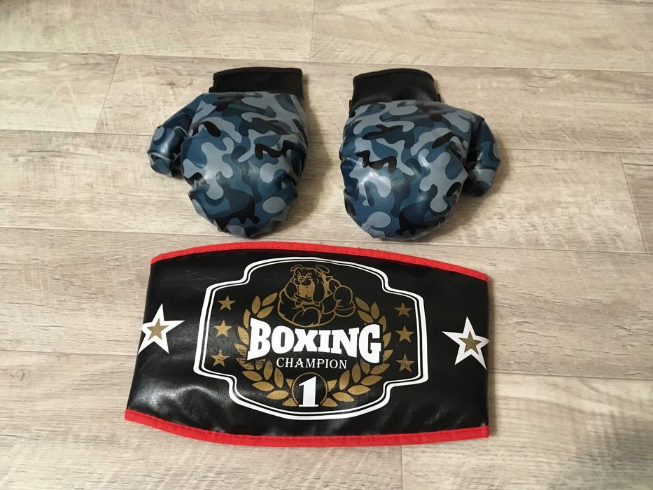 Перчатки + пояс чемпиона!